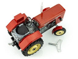 Kovap Ursus C-360 červený